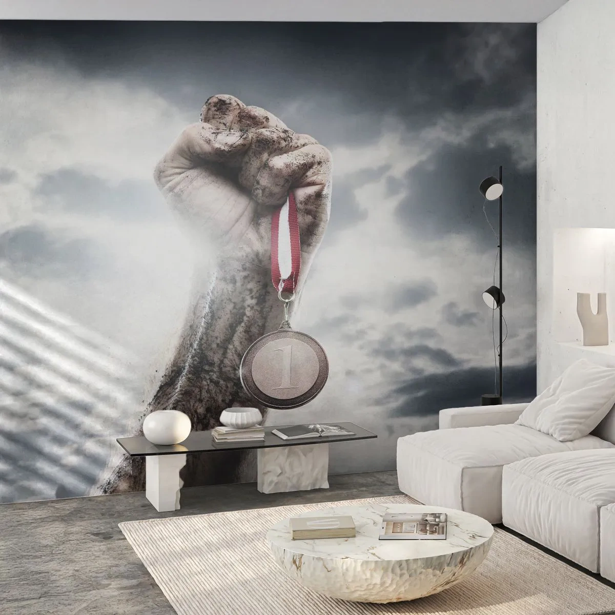 Fototapeta Premium Sand - Zwycięska pięść z medalem na tle dramatycznego nieba - 100x70cm - Per aspera ad astra - Nowoczesna dekoracja ścienna do salonu, kuchni i sypialni ARTTOR