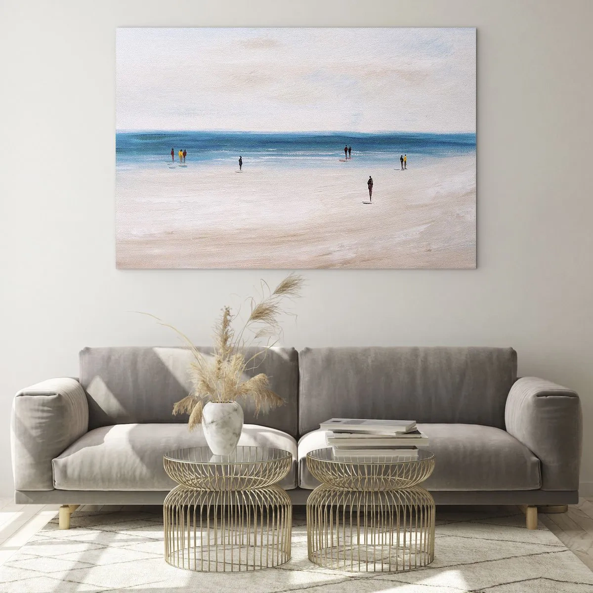 Obraz na szkle - Spokojna plaża z sylwetkami ludzi spacerujących przy linii morza - 70x50cm - Naturalna potrzeba - Nowoczesna dekoracja ścienna do salonu i sypialni ARTTOR
