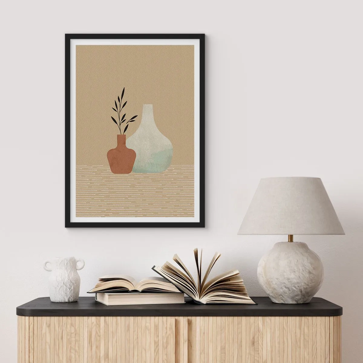 Plakat w czarnej ramie - Ilustracja ceramicznych wazonów w stonowanych kolorach - 50x70cm - Wazon i jego idea - Nowoczesna dekoracja ścienna do salonu i sypialni ARTTOR