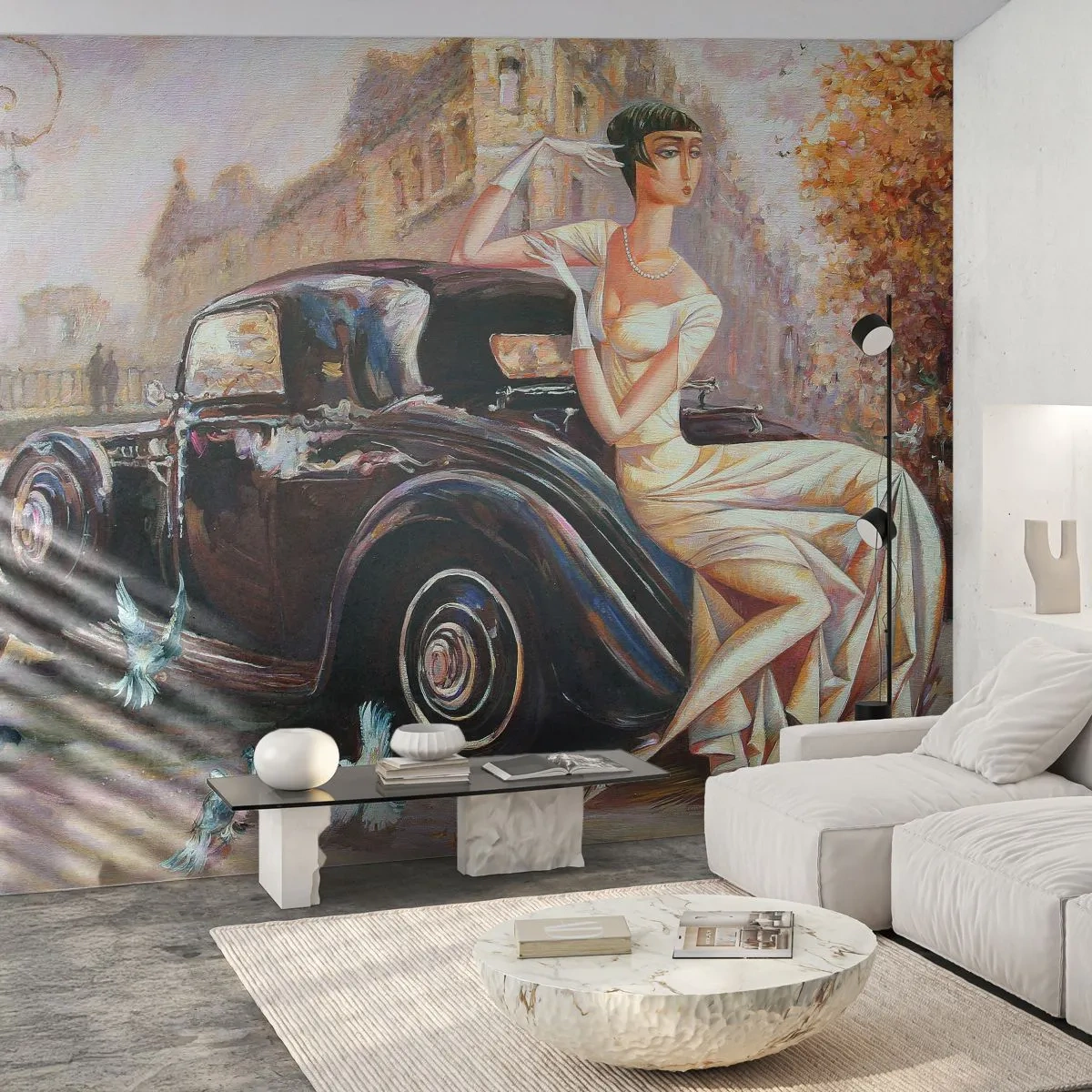 Fototapeta Premium Sand - Stylowa kobieta przy klasycznym aucie w retro scenerii - 100x70cm - Elegancja w stylu retro - Nowoczesna dekoracja ścienna do salonu, kuchni i sypialni ARTTOR