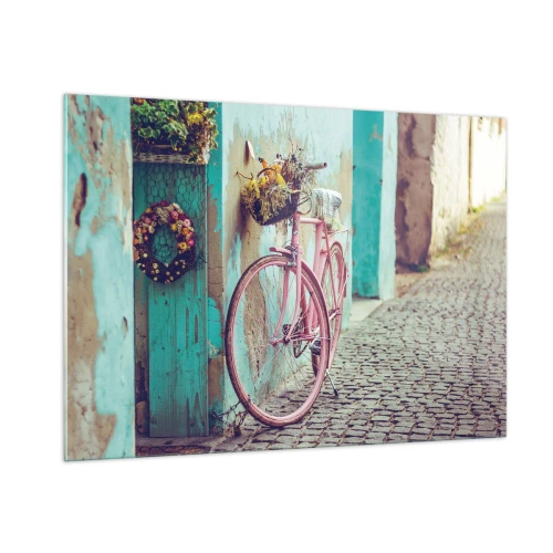 Obraz na szkle - Różowy rower oparty o ścianę z kwiatami w koszach, przy pastelowym tle - 100x70cm - Zaraz wracam - Nowoczesna dekoracja ścienna do salonu, kuchni i sypialni ARTTOR