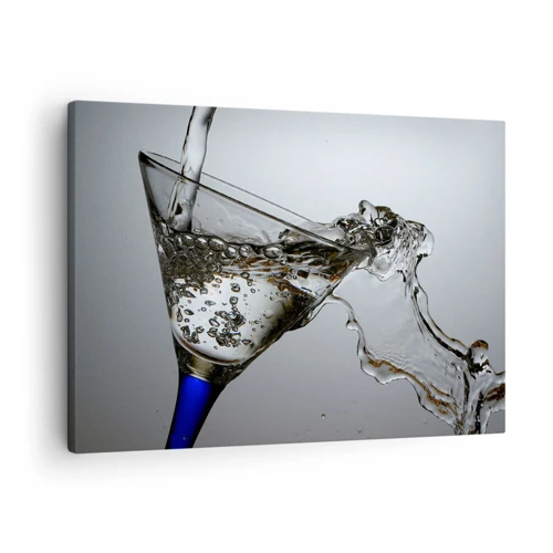 Obraz na płótnie - Krystaliczna woda w kryształowym szkle - 70x50 cm