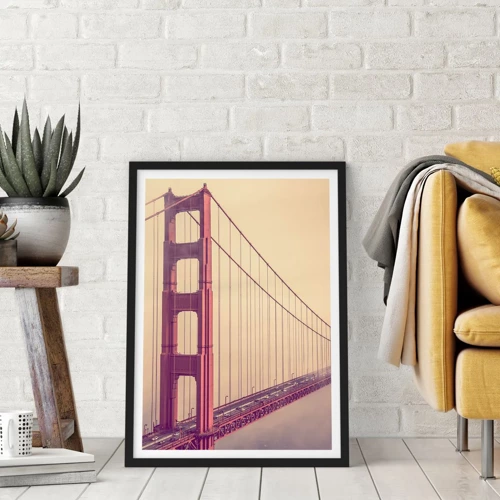 Plakat w czarnej ramie - Między niebem a ziemią - Most Golden Gate we mgle w odcieniach vintage - 50x70cm